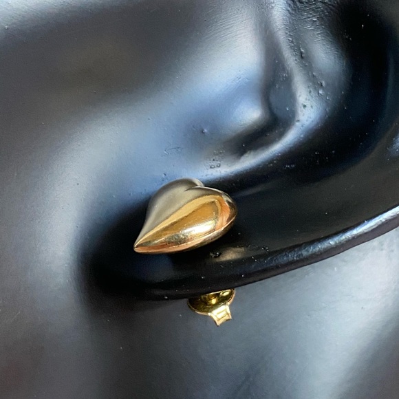 Heart 18k Gold Earrings - Picture 3 of 6